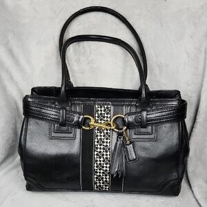 Coach 2006 Vintage Hamptons hobo bag with signature jacquard trim